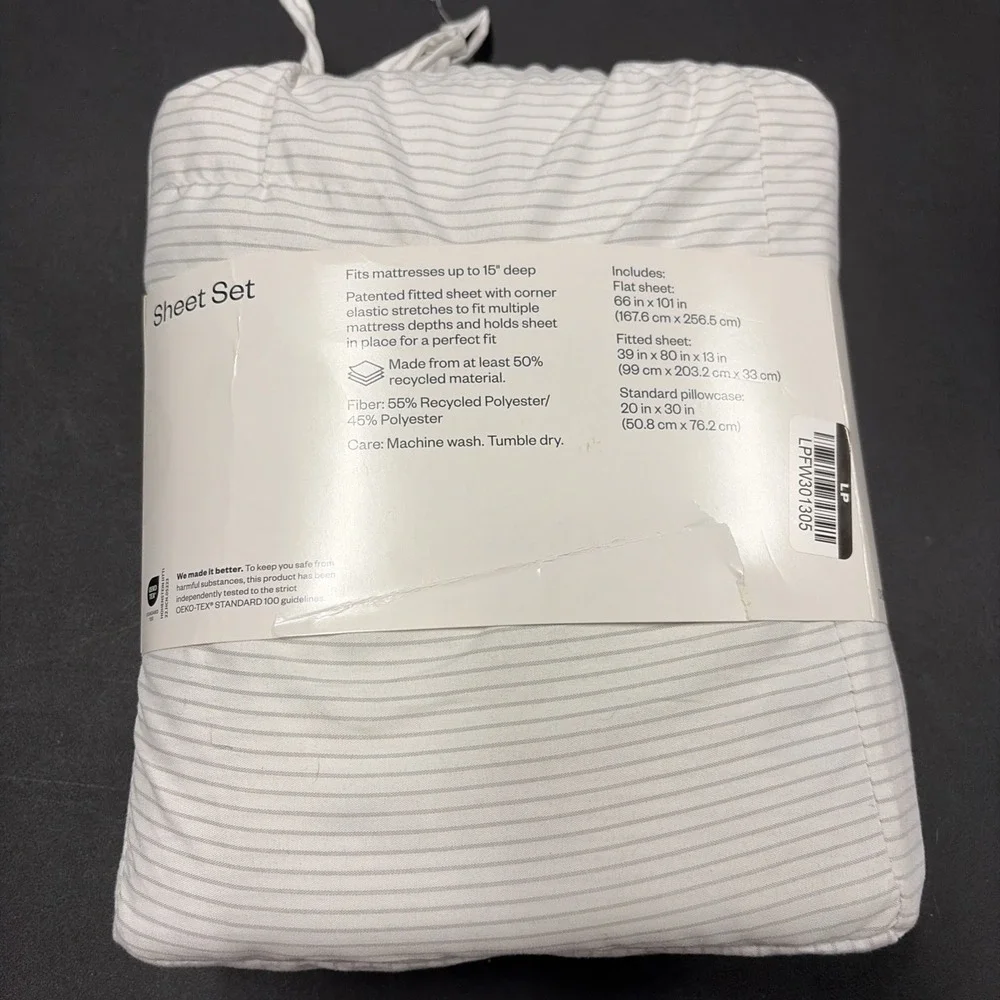 Room Essentials Twin Or XL Twin Size Bed Sheet Set, White W Gray Stripes 20610